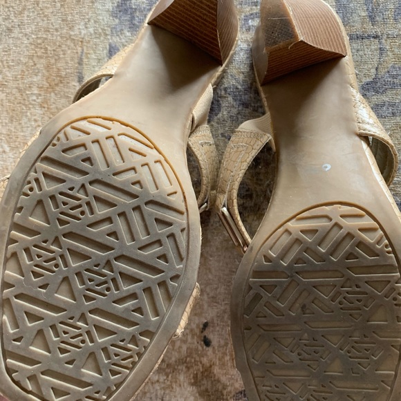 Liz Claiborne woman’s slide on sandals size 8 - Picture 8 of 8